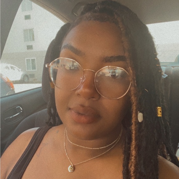 Meet your Posher, Sherelle - Picture 1 of 1